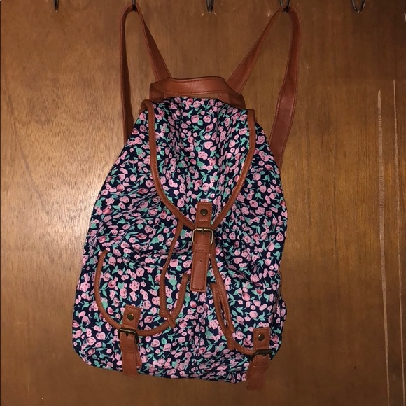 A FLOWER bag! W/ POCKETs! In good condition! - Picture 1 of 4
